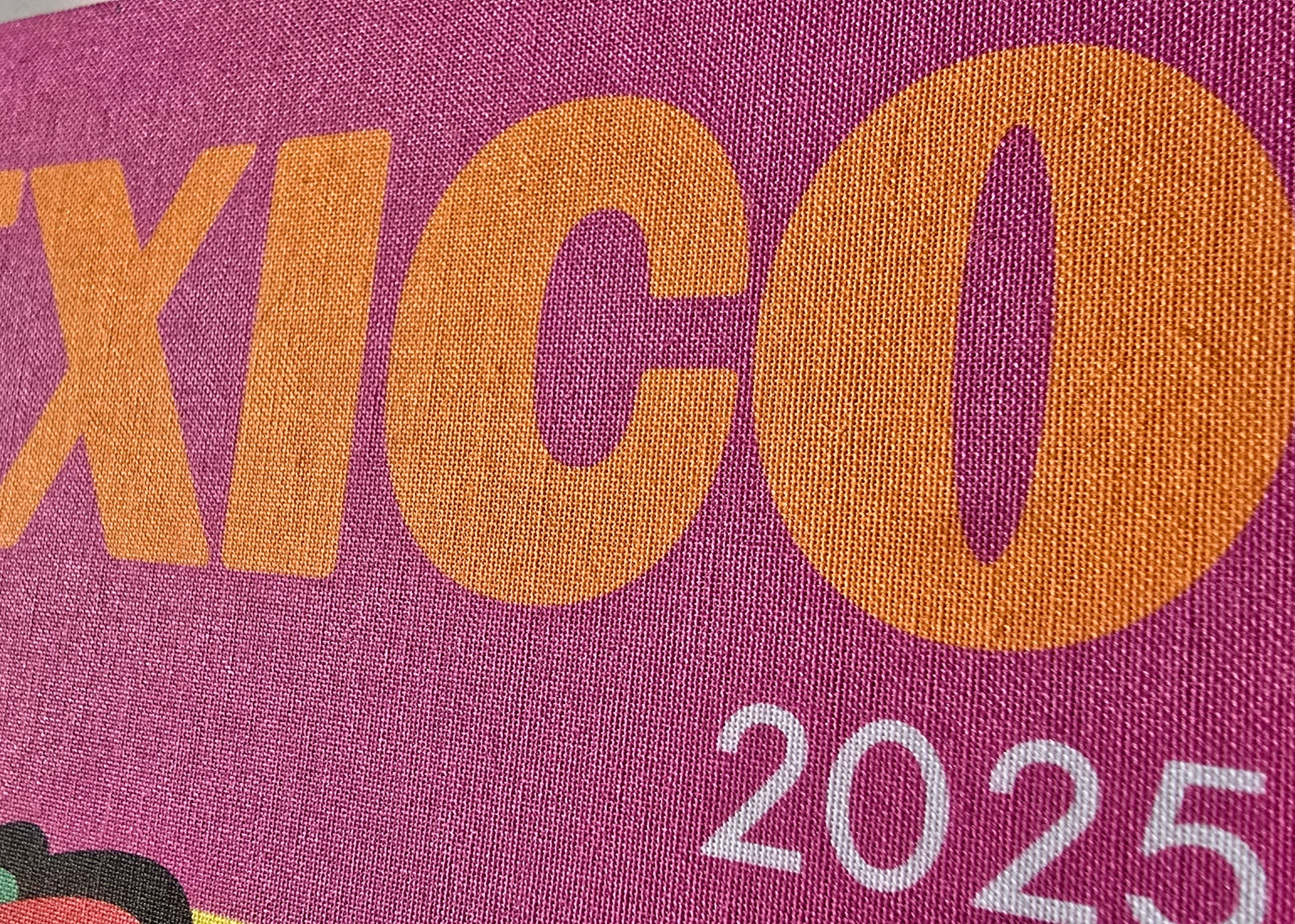 Text 'MEXICO 2025' on a purple background with orange letters.